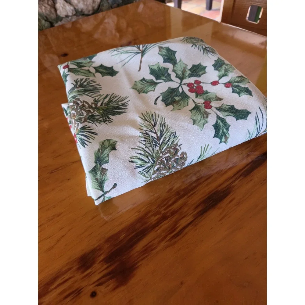 70 Round Christmas Tablecloth Green Holly Pinecones Red Berries Polyester Easy